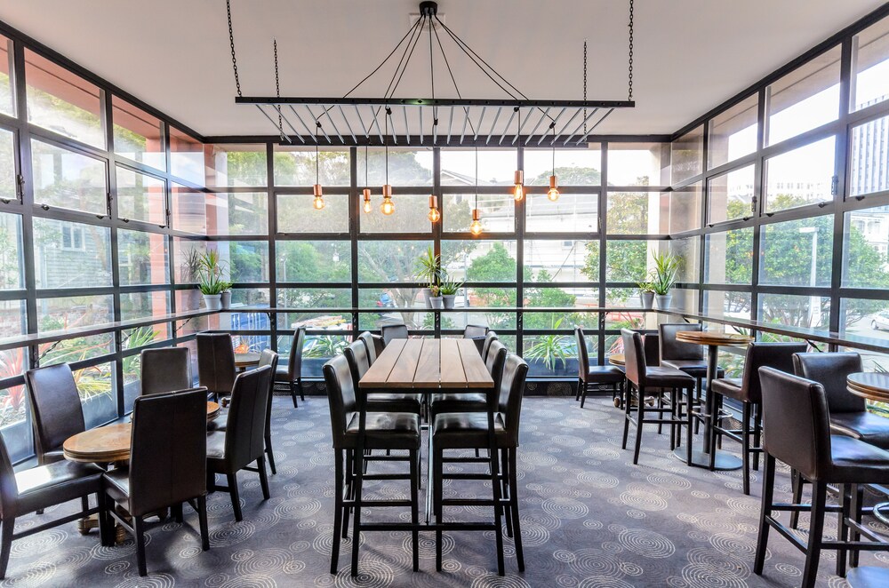 Hotel Bar