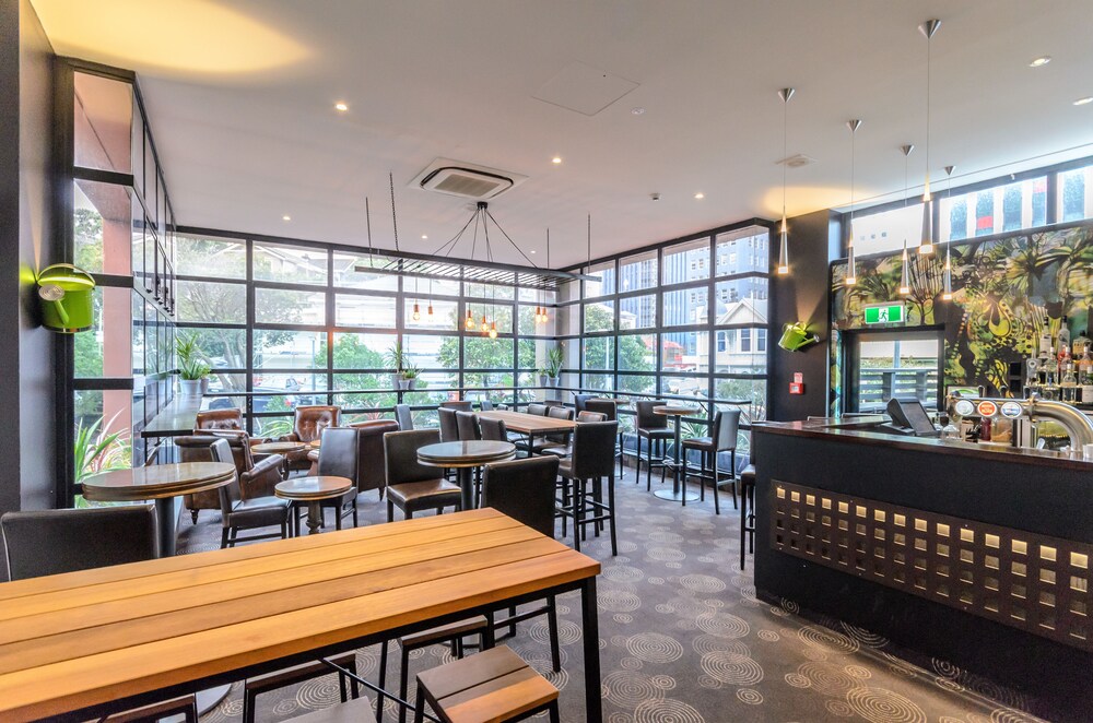 Hotel Bar
