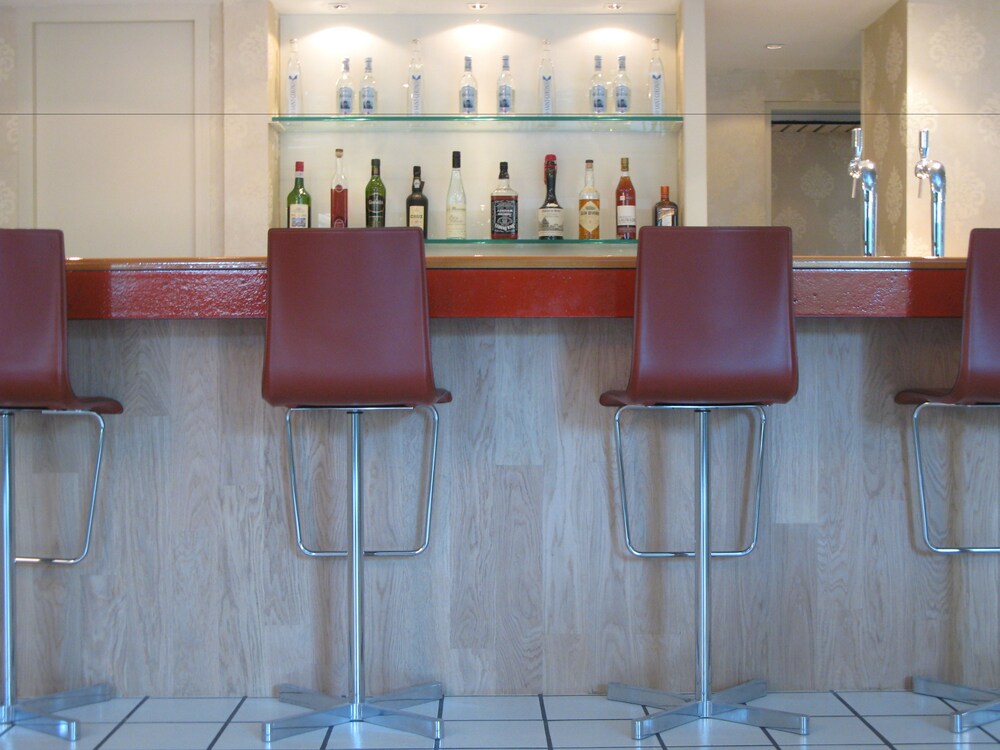 Hotel Bar