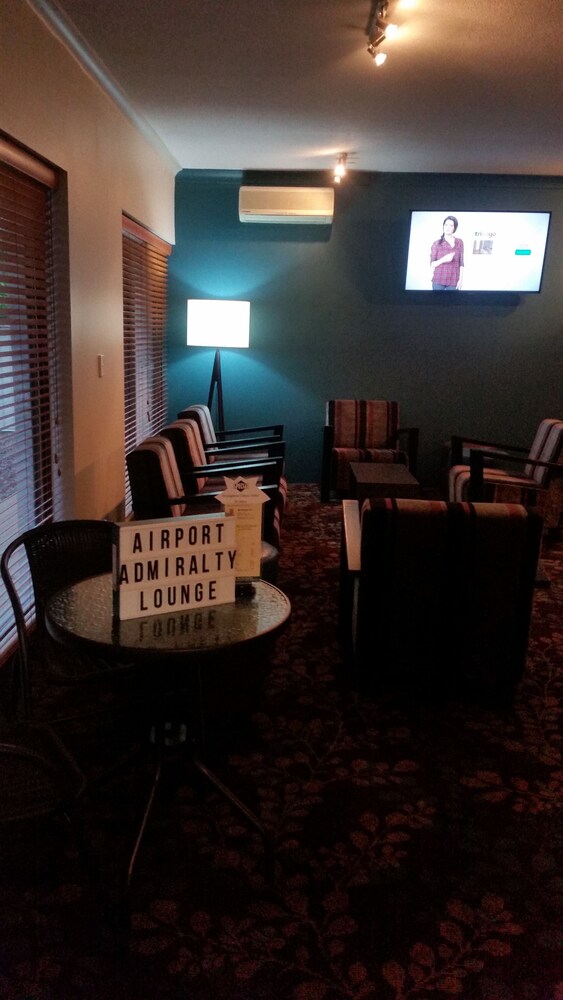 Hotel Lounge