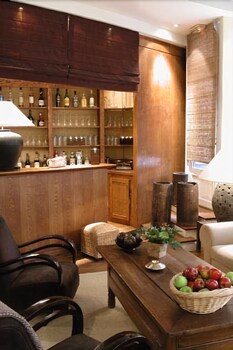 Hotel Lounge