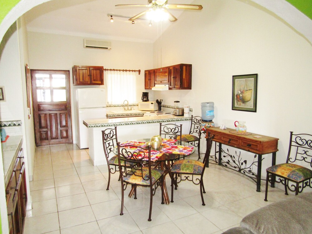 Standard Suite, 2 Bedrooms - In-Room Dining