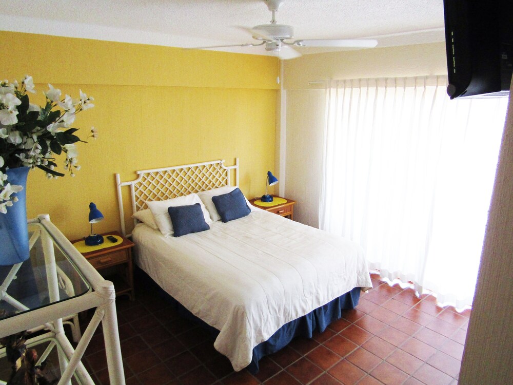 Standard Suite, 1 Bedroom - Guestroom