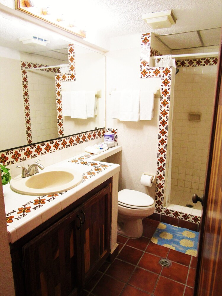 Standard Suite, 1 Bedroom - Bathroom