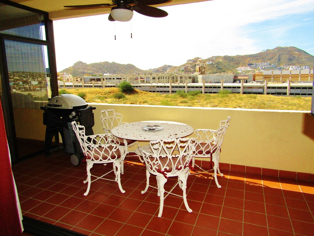 Deluxe Suite, 1 Bedroom - Terrace/Patio
