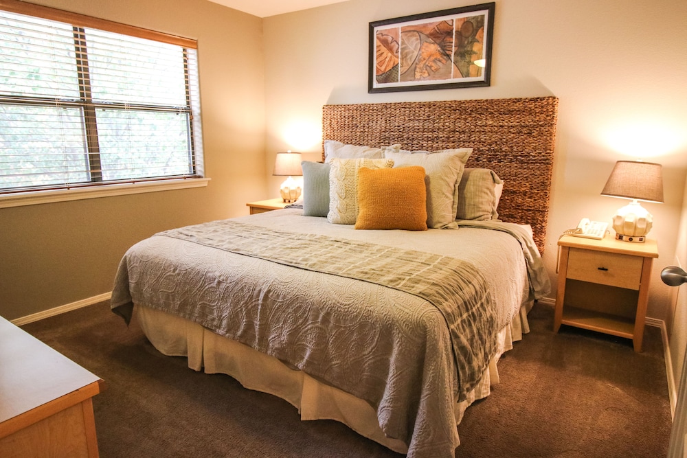 Condo, 1 Bedroom, Kitchen, Lakeside - Guestroom