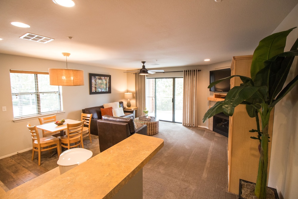Condo, 1 Bedroom, Kitchen, Lakeside - Guestroom