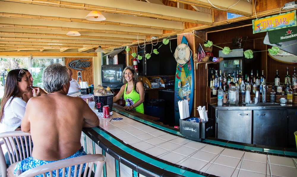 Poolside Bar