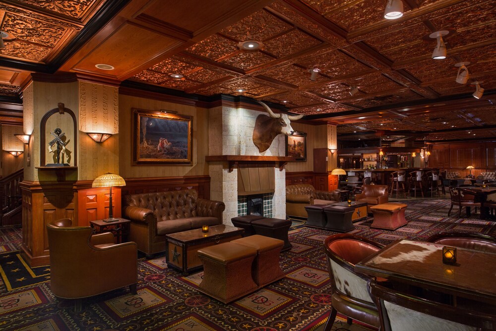 Hotel Bar