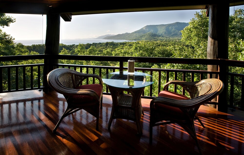 Hotel Lounge