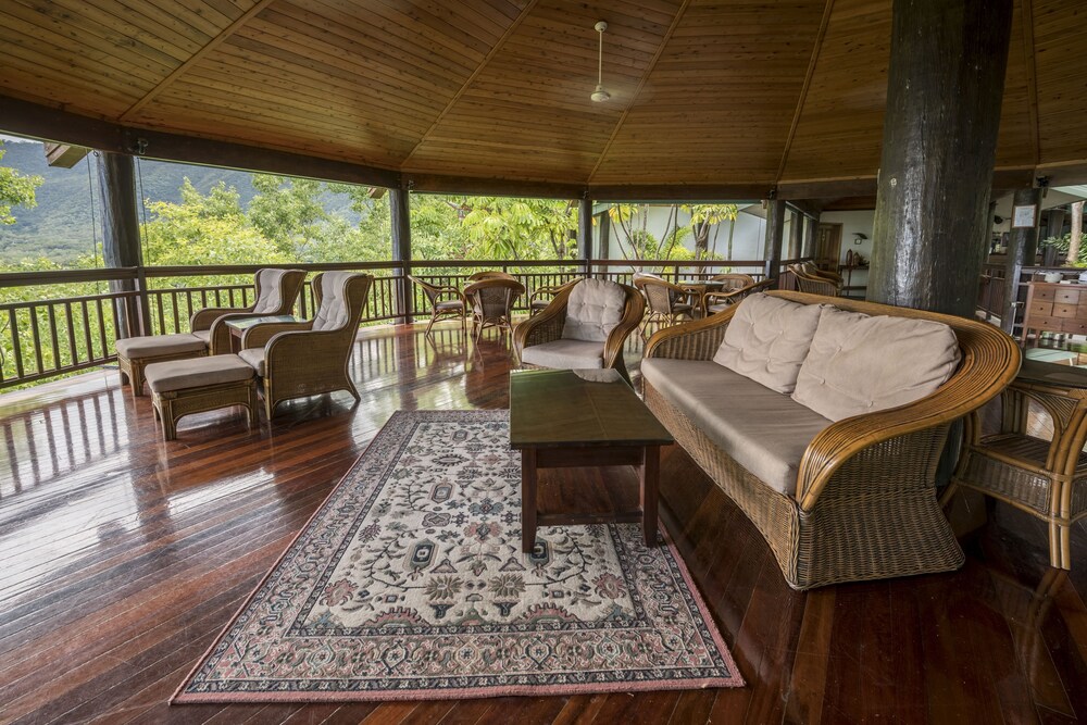 Hotel Lounge