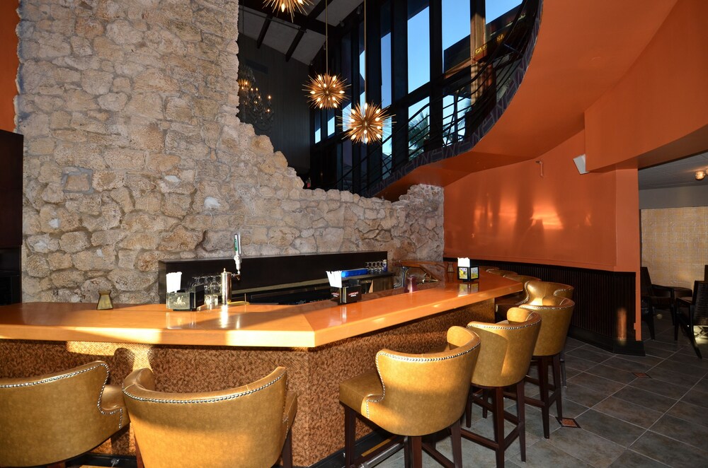 Hotel Lounge