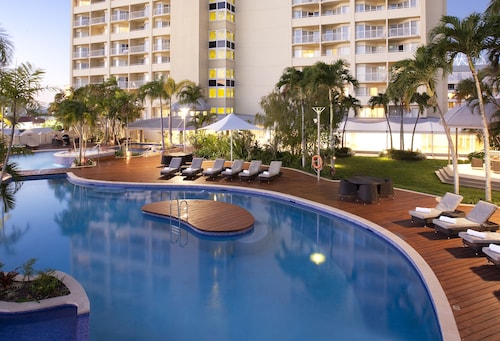 Pullman Cairns International
