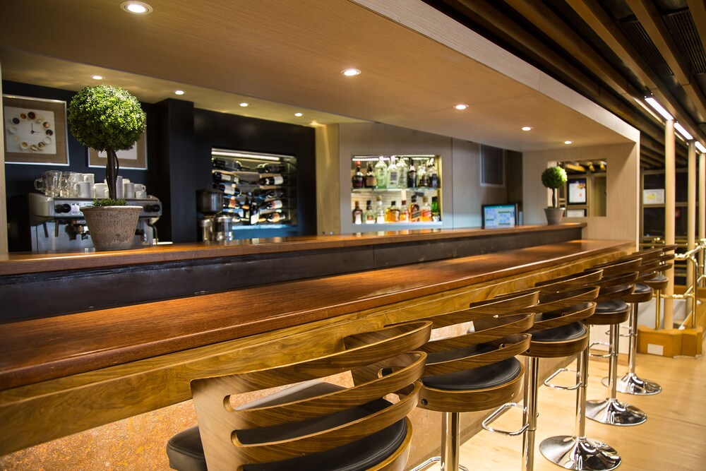 Hotel Lounge
