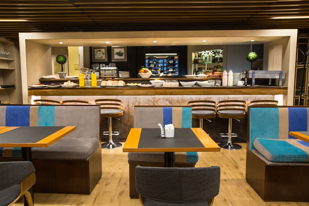 Hotel Lounge