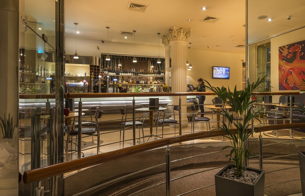 Hotel Bar