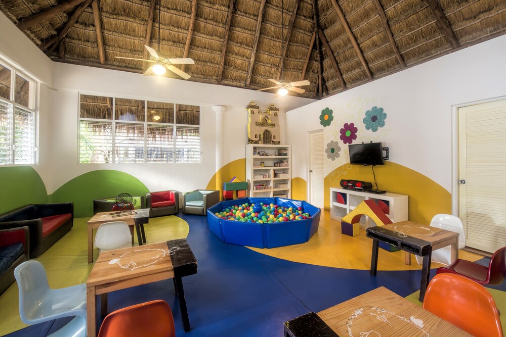 Childrens Play Area - Indoor