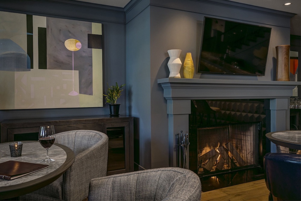 Hotel Lounge