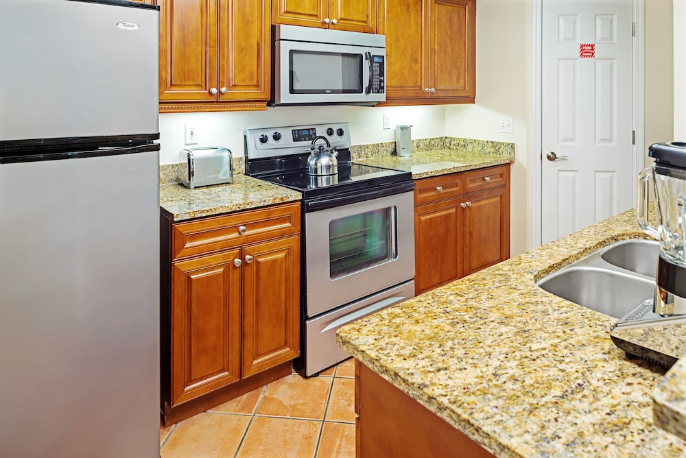 Private kitchen, Grande Villas Resort