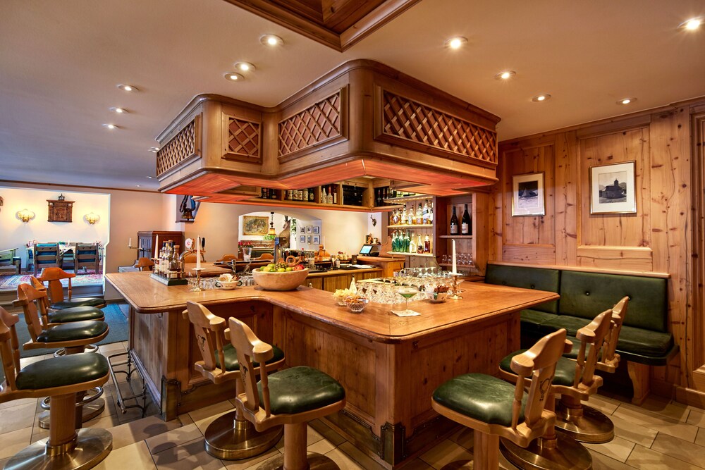 Hotel Bar
