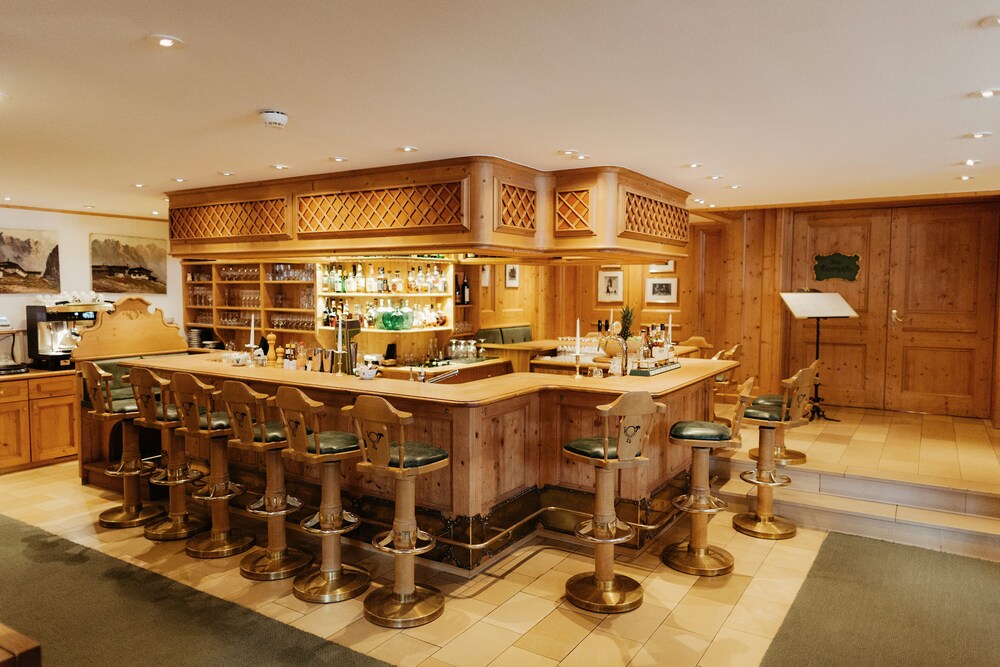 Hotel Lounge