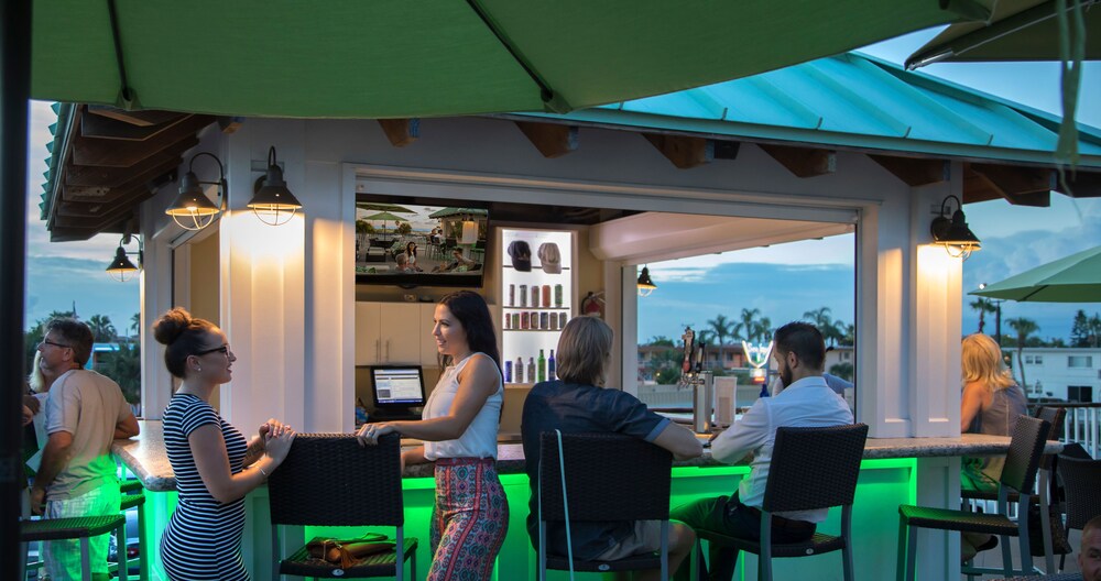 Poolside Bar