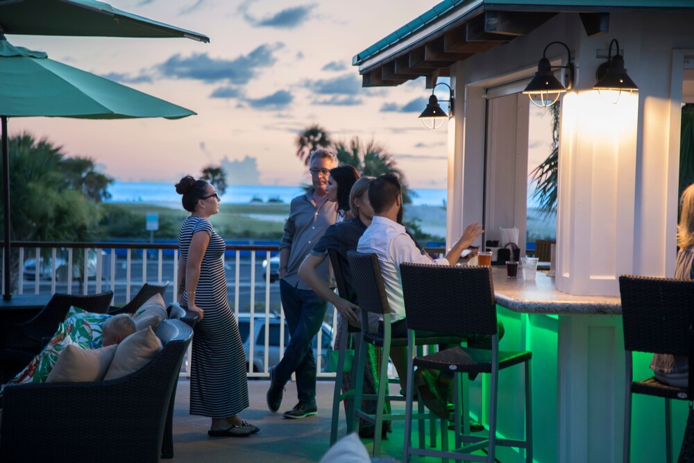 Poolside Bar