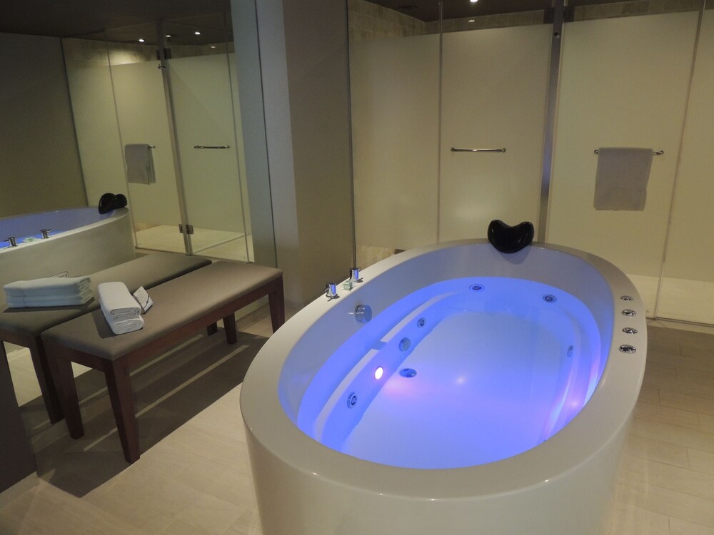 Jetted Tub