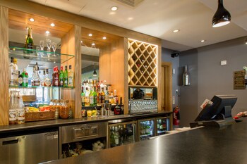 Hotel Bar
