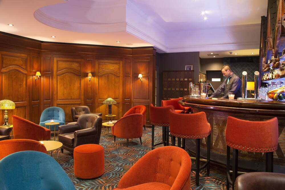 Hotel Lounge