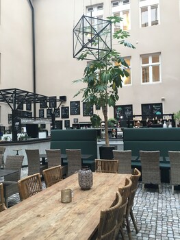 Food Court