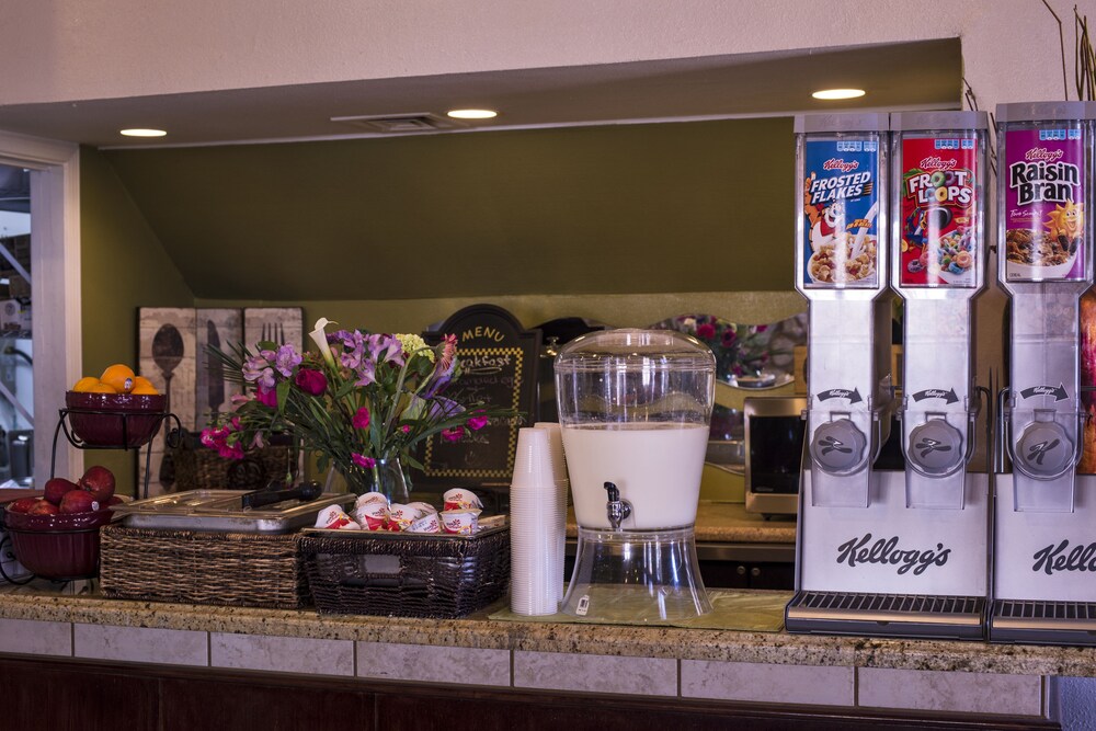 Breakfast area, Chase Suite Hotel El Paso