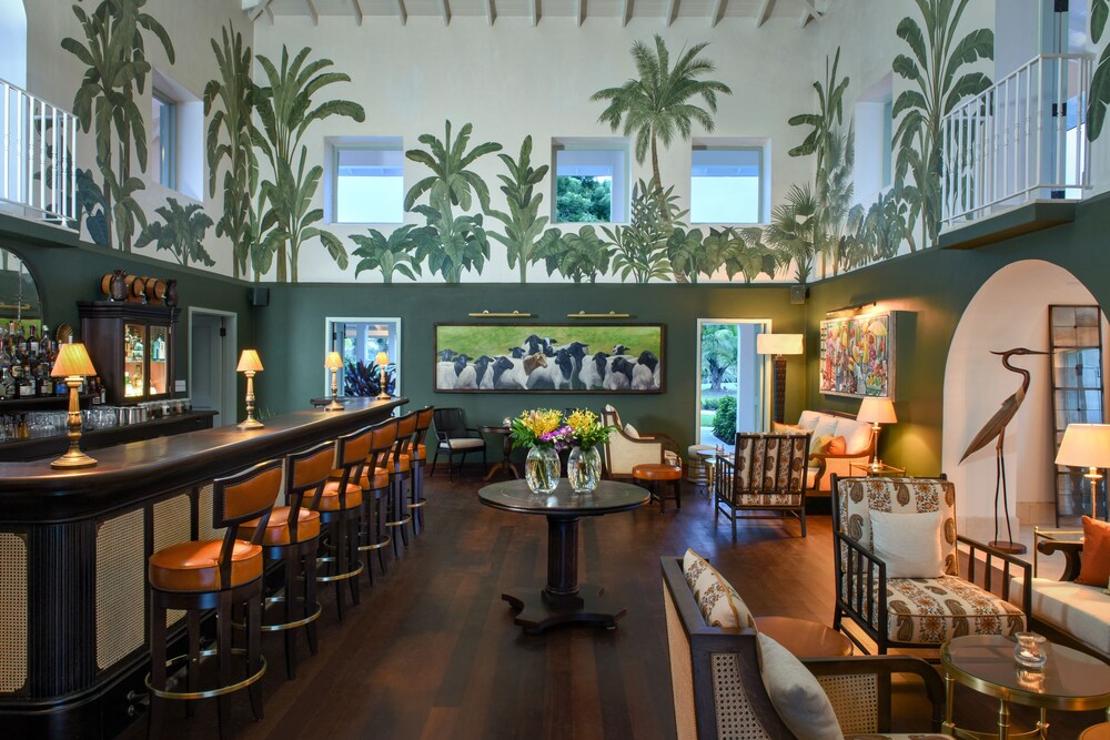 Hotel Bar