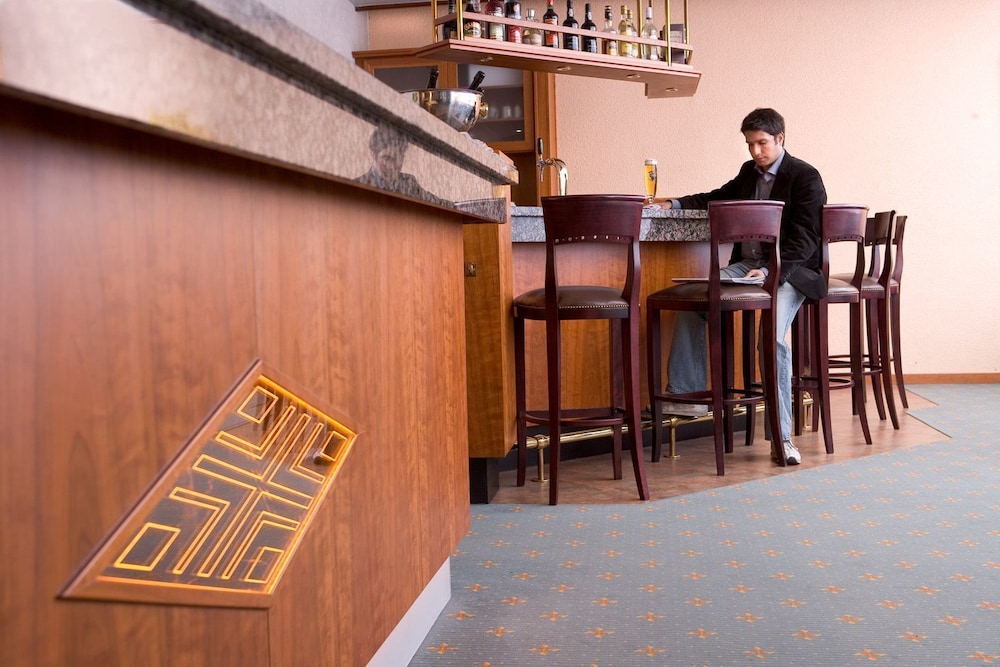 Hotel Bar
