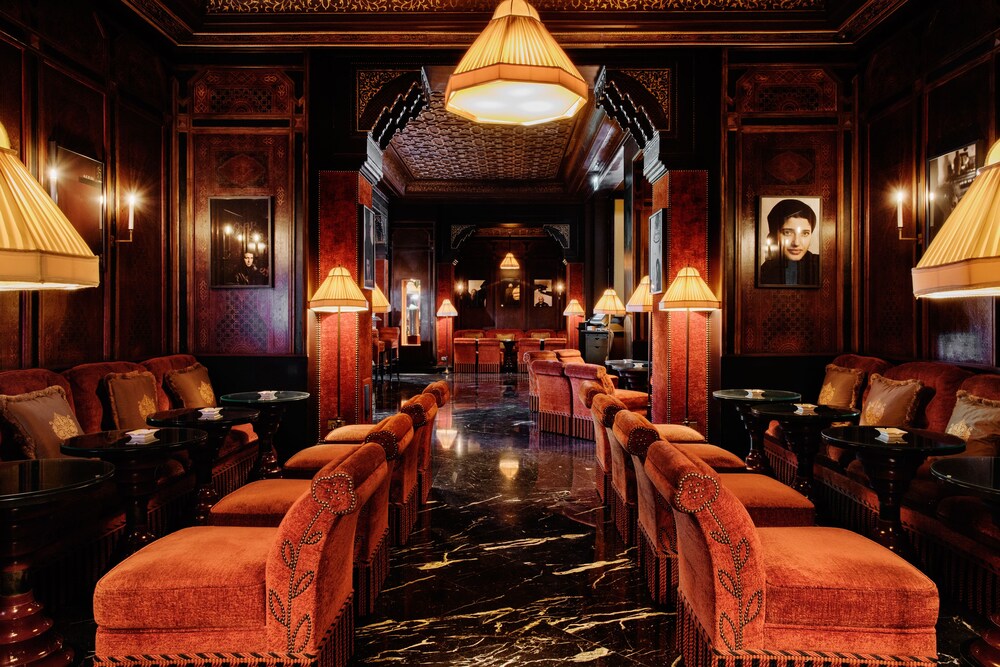 Hotel Bar