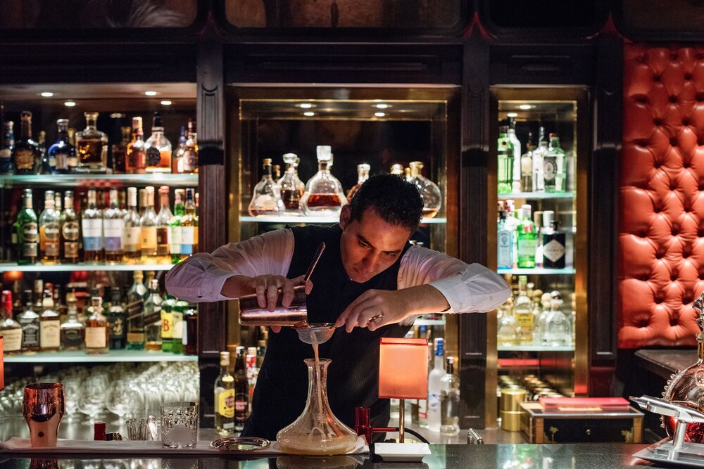 Hotel Bar