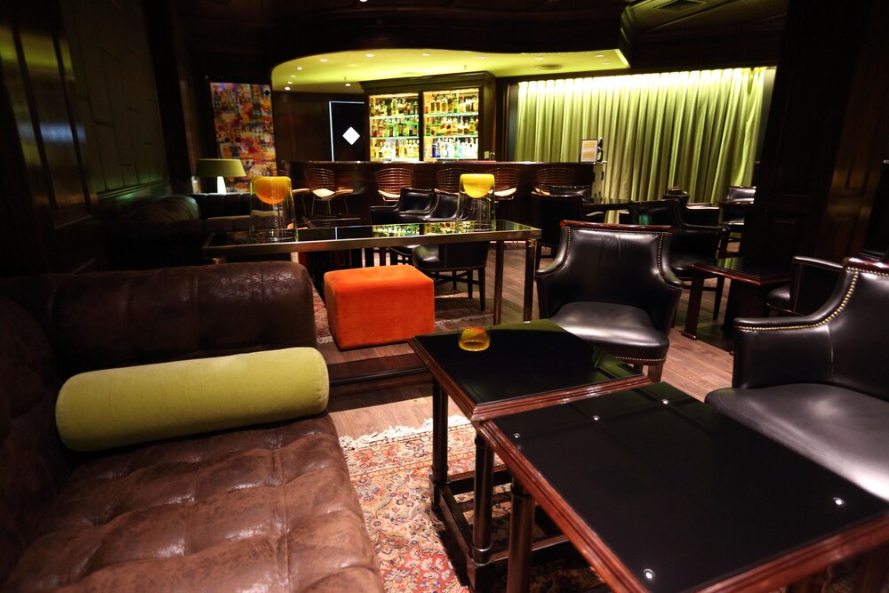 Hotel Bar