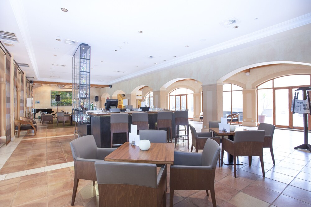 Hotel Bar