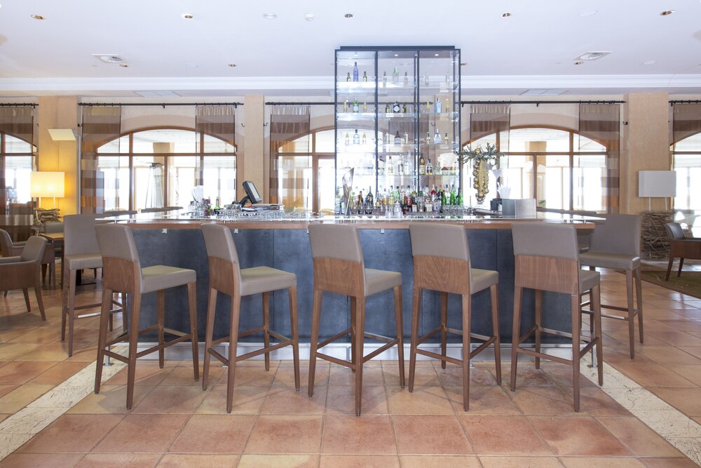 Hotel Bar