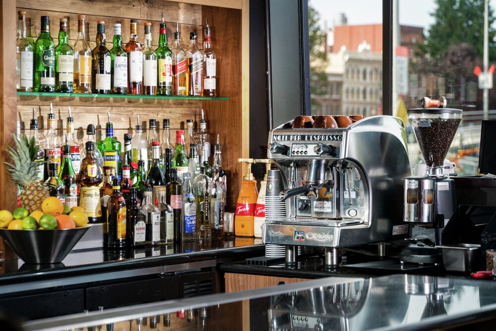 Hotel Bar