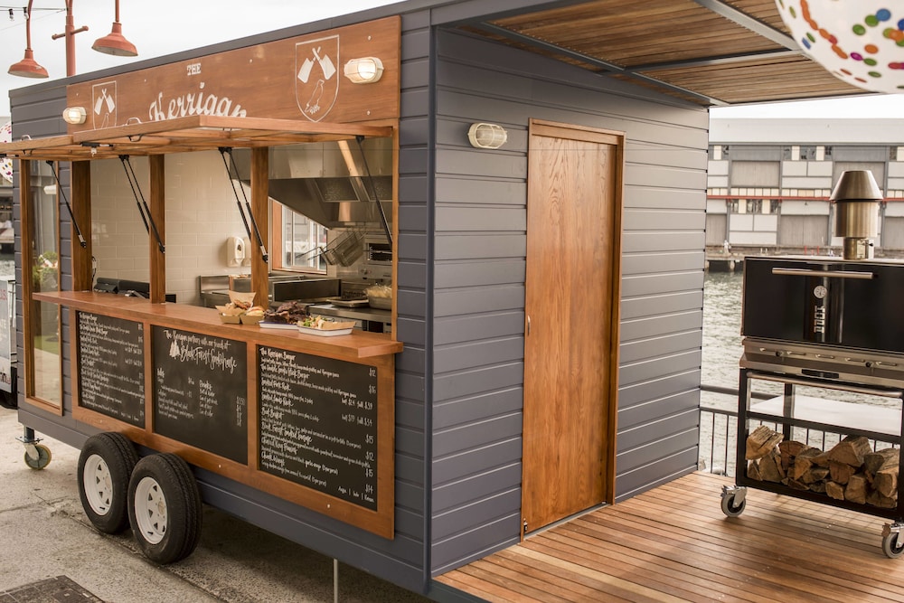 Snack-bar