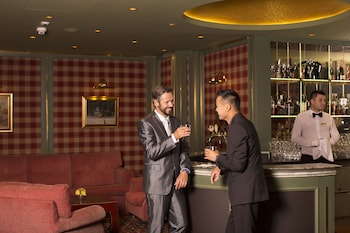 Hotel Bar