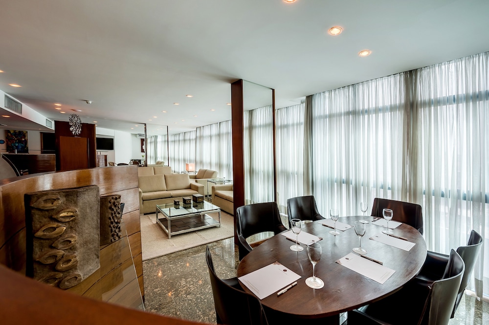 Executive Lounge