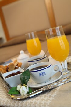 Room Service - Dining