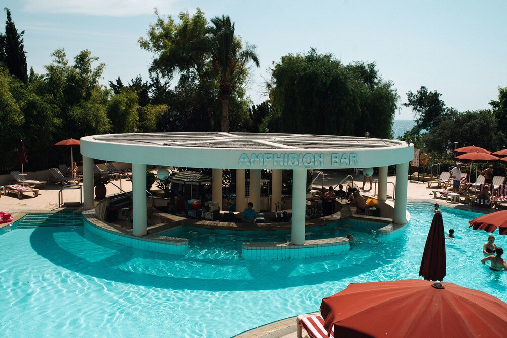 Poolside Bar