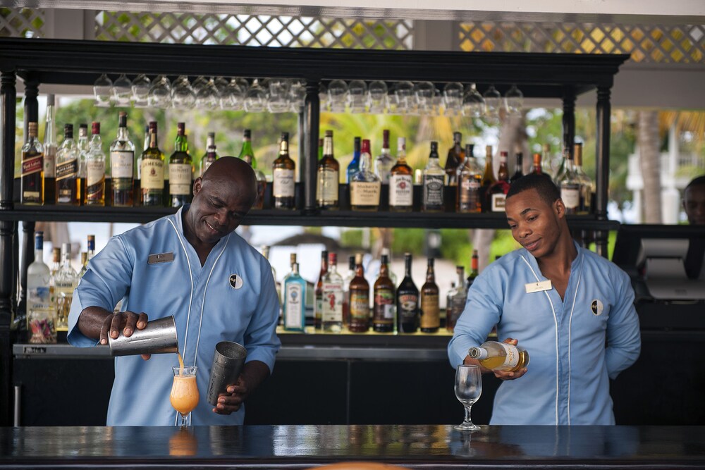 Hotel Bar