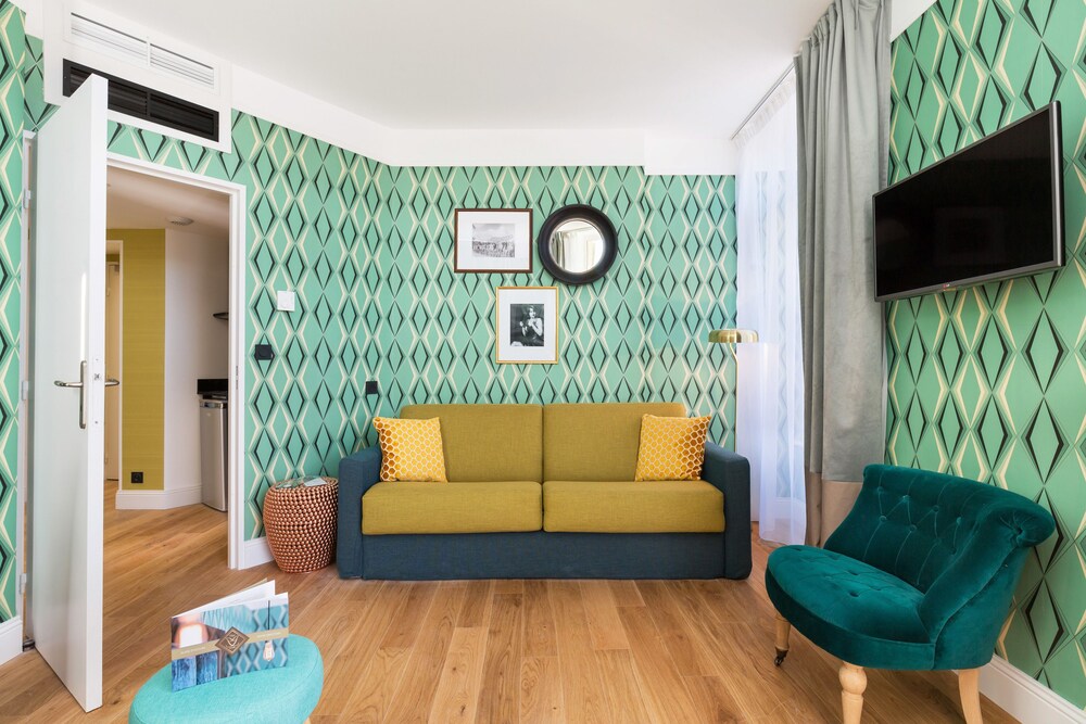 Chambre (Suite, 1 chambre, cuisine, vue ville)