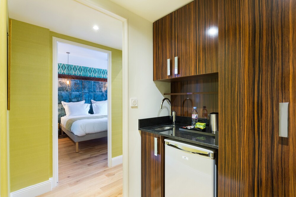 Chambre (Suite, 1 chambre, cuisine, vue ville)