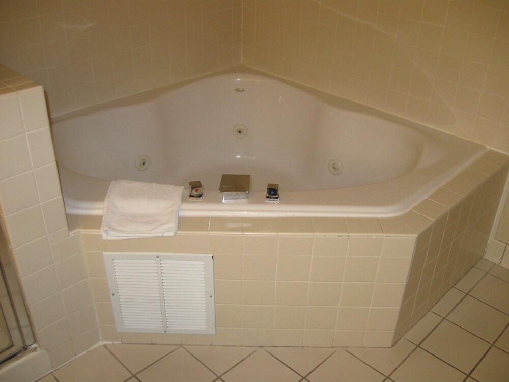Jetted Tub