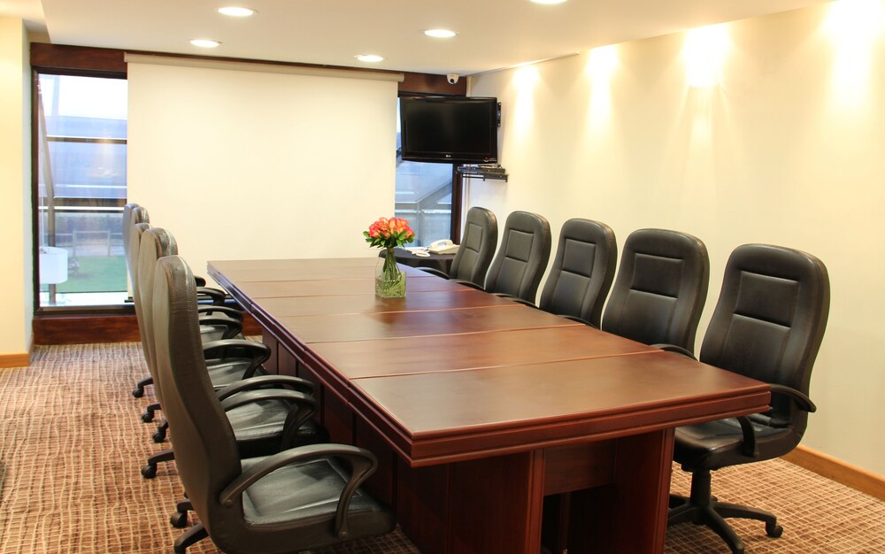 Executive Lounge